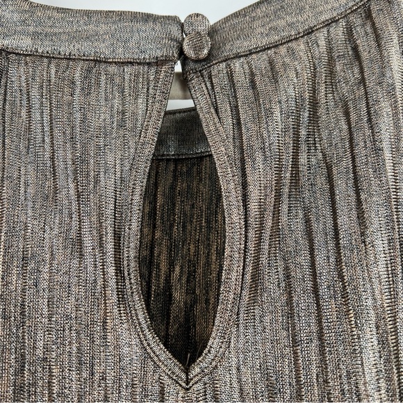 Torrid NWT Pleated Metallic Knit High Neck Tank in Gold size 4X - Picture 5 of 9